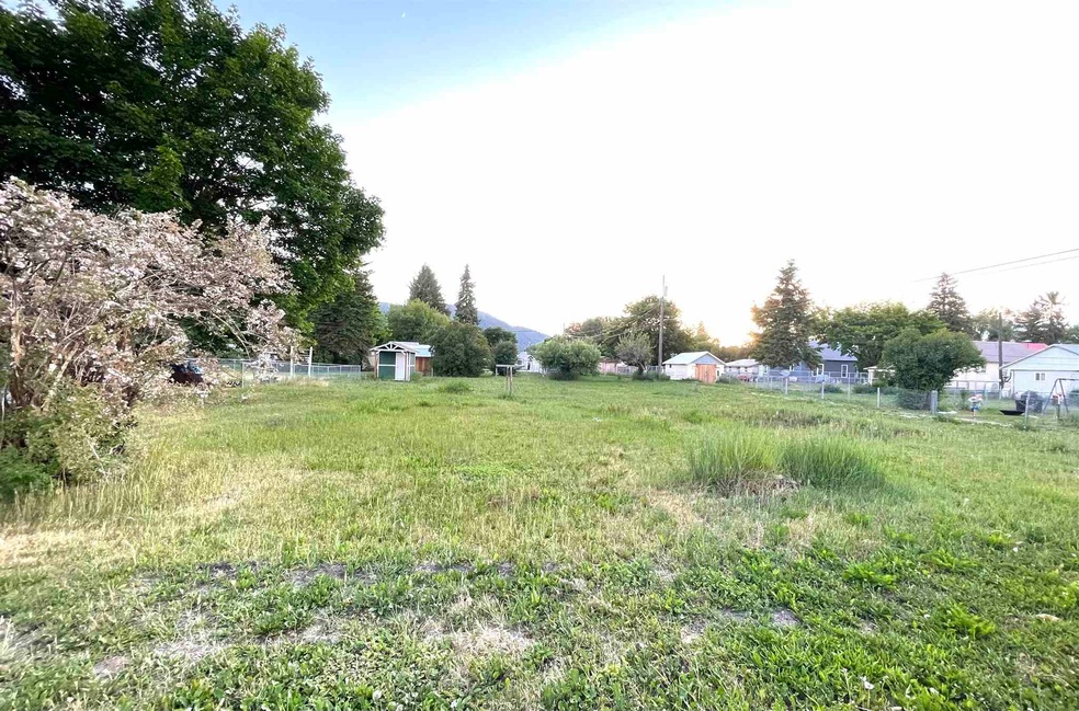 206 S Center St, Chewelah, WA 99109 - photo 1