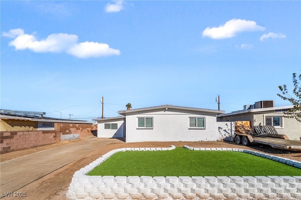 1540 Palm St, Henderson, NV 89011 - photo 1