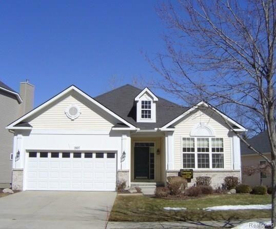 3807 Hillsdale Dr, Auburn Hills, MI 48326 - photo 1