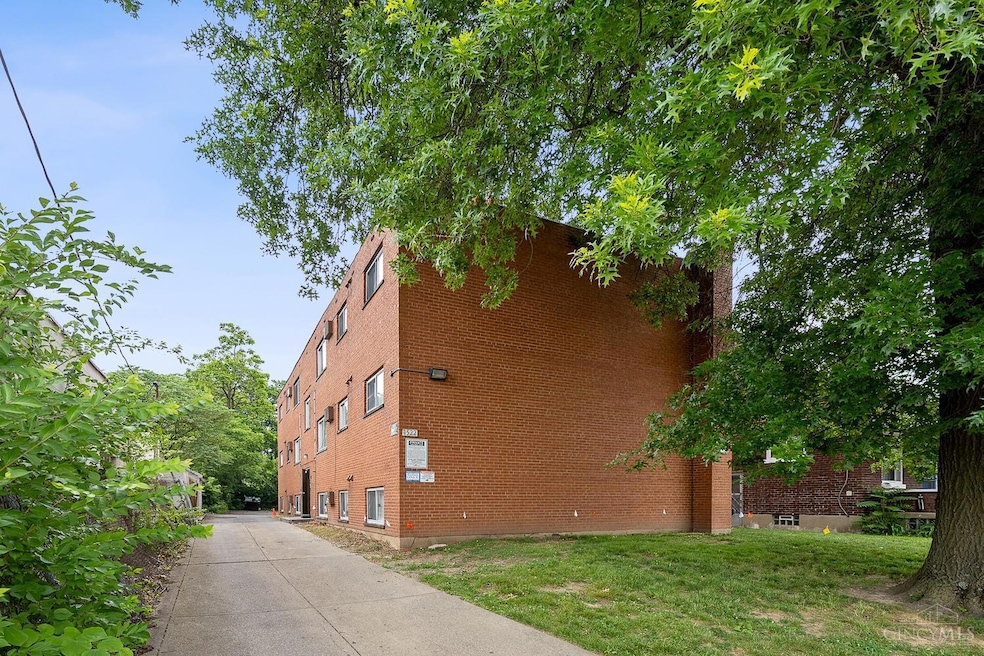 1522 Cedar Ave, Cincinnati, OH 45224 - photo 1