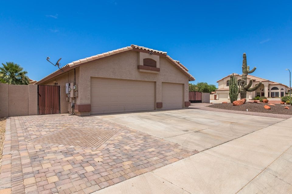 10036 N 57th Dr-1