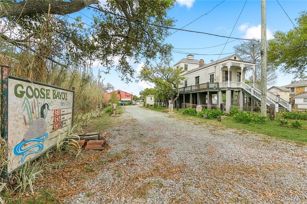 Goose Bayou - Bayou des Oies Sign and driveway ent