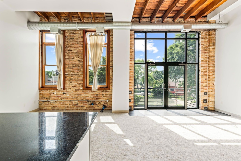 Living Room / Kitchen