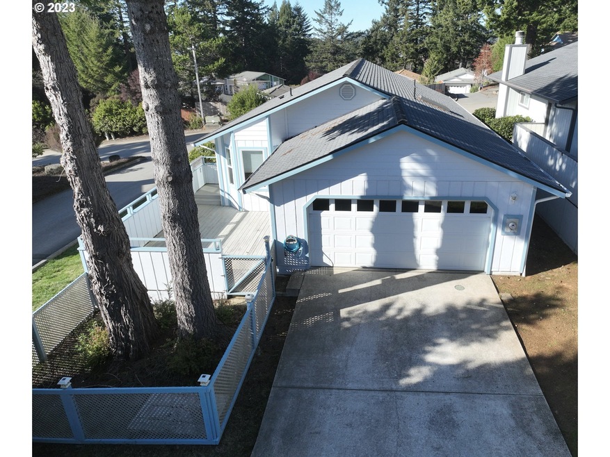 1302 Seacrest Ln, Brookings, OR 97415 - photo 1
