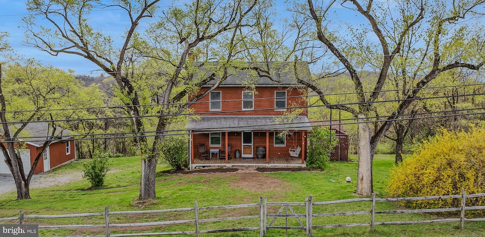 4232 Fairview Dr, Berkeley Springs, WV 25411 - photo 1