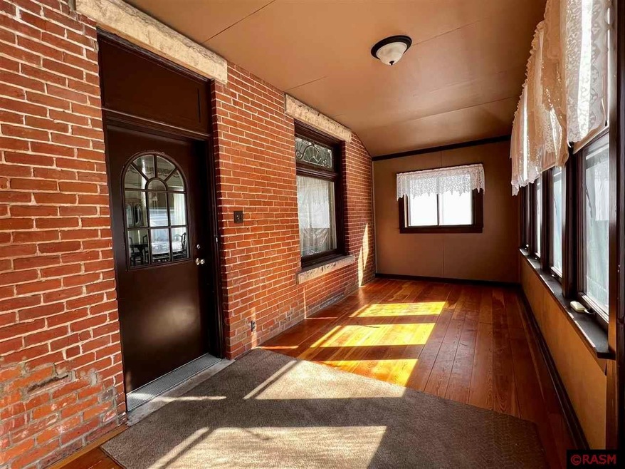 1020 N Minnesota St, New Ulm, MN 56073 - photo 1