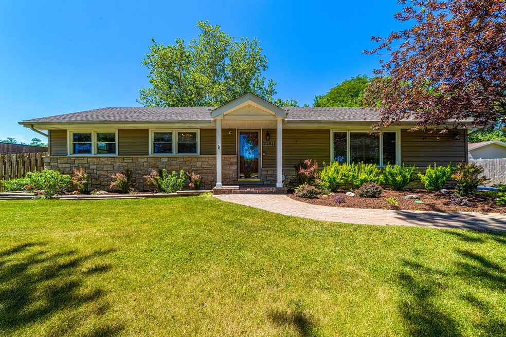 2281 Hicks Rd, Rolling Meadows, IL 60008 - photo 1