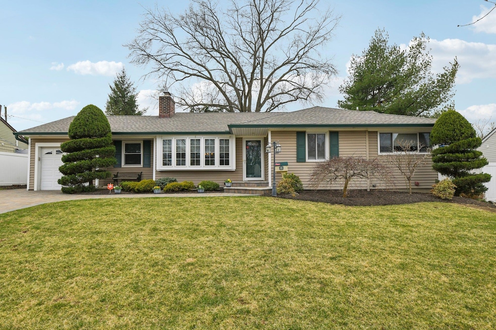 Sold $1,002,000 • Co-Listing Agent