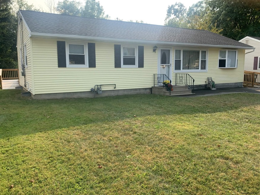 4 Amelia Dr, Schenectady, NY 12309 - photo 1