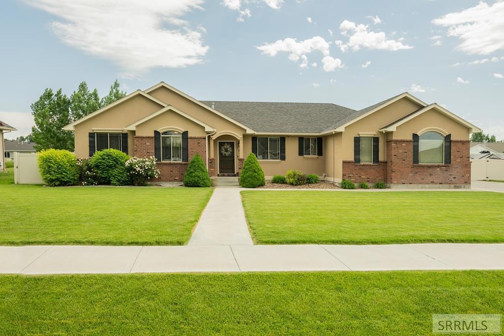 For Sale $650,000 • Co-Listing Agent