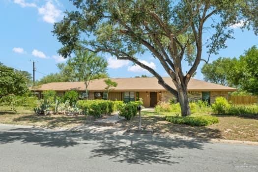 520 W Rosemary Ave, Pharr, TX 78577 - photo 1