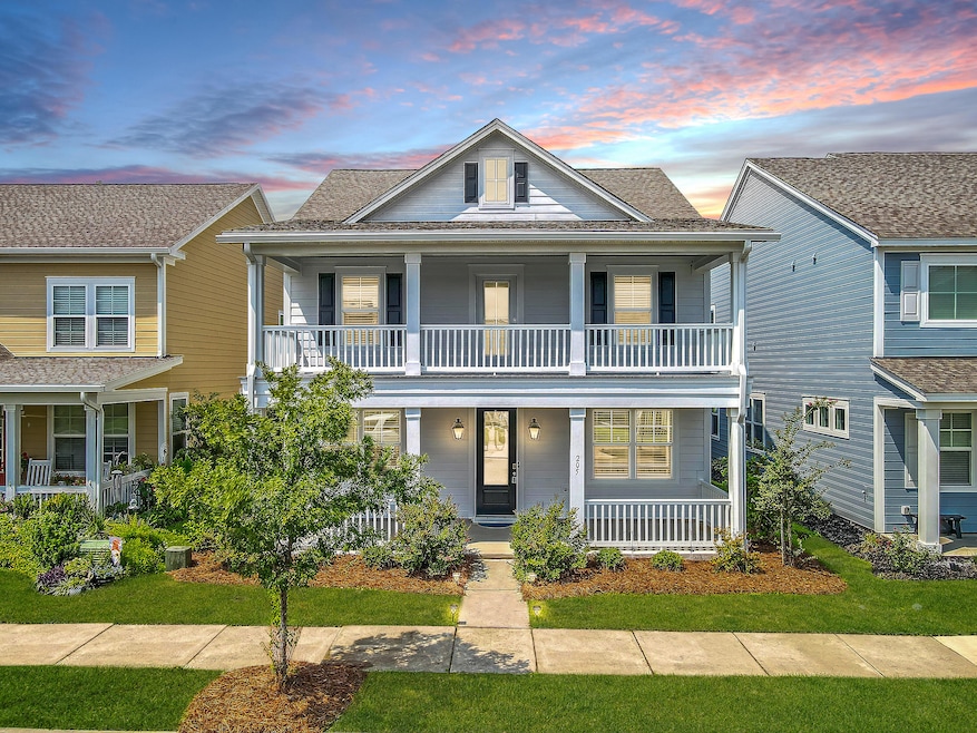 205 Oak View Way dusk2