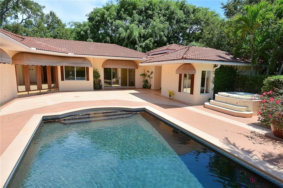 MEDITERRANEAN STYLE CBS COURTYARD POOL HOME