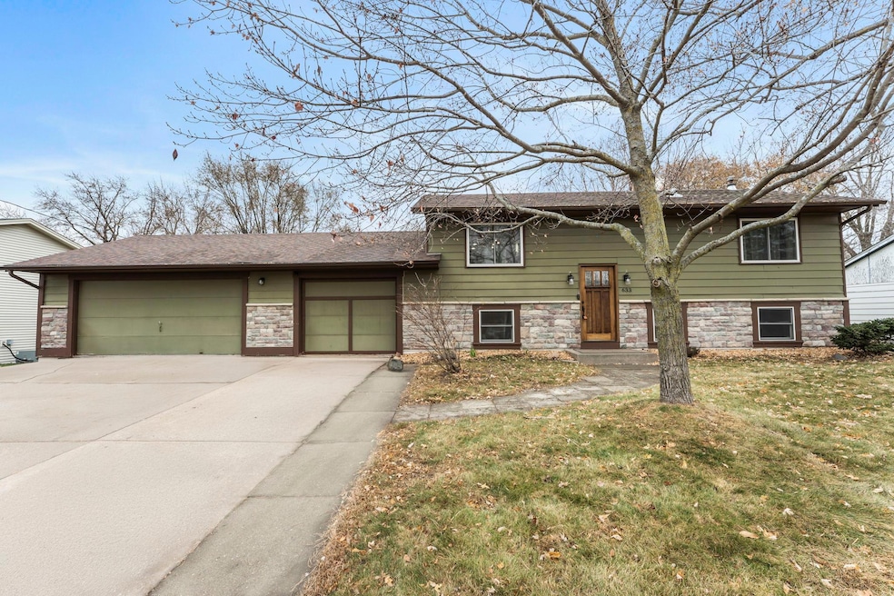 633 Sand Creek Dr NW, Coon Rapids, MN 55448 - photo 1