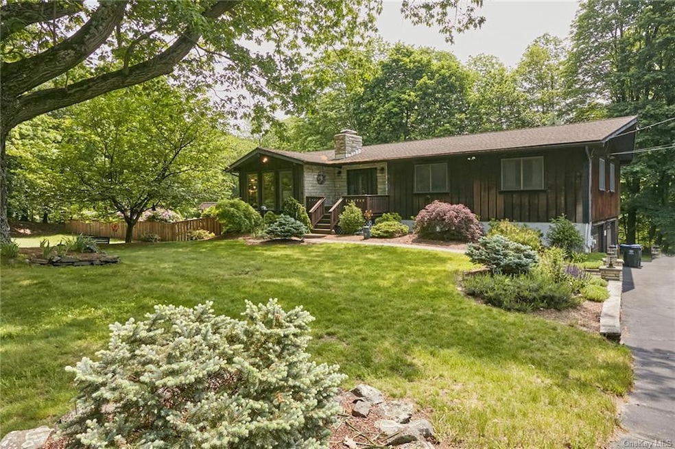 75 Old Quaker Hill Rd, Monroe, NY 10950 - photo 1