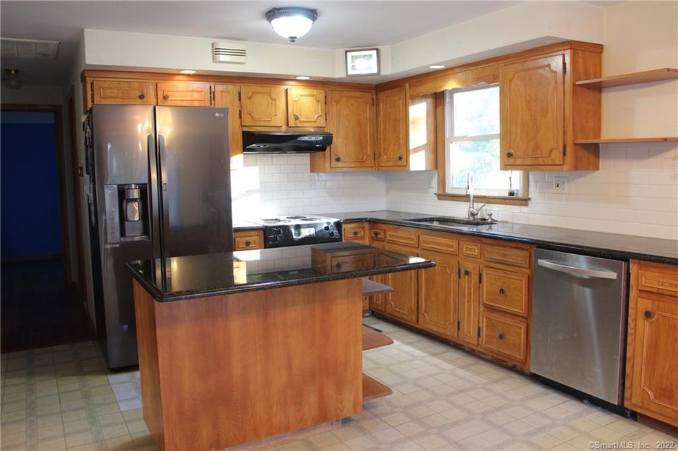 30 Waldo St, East Haven, CT 06512 - photo 1