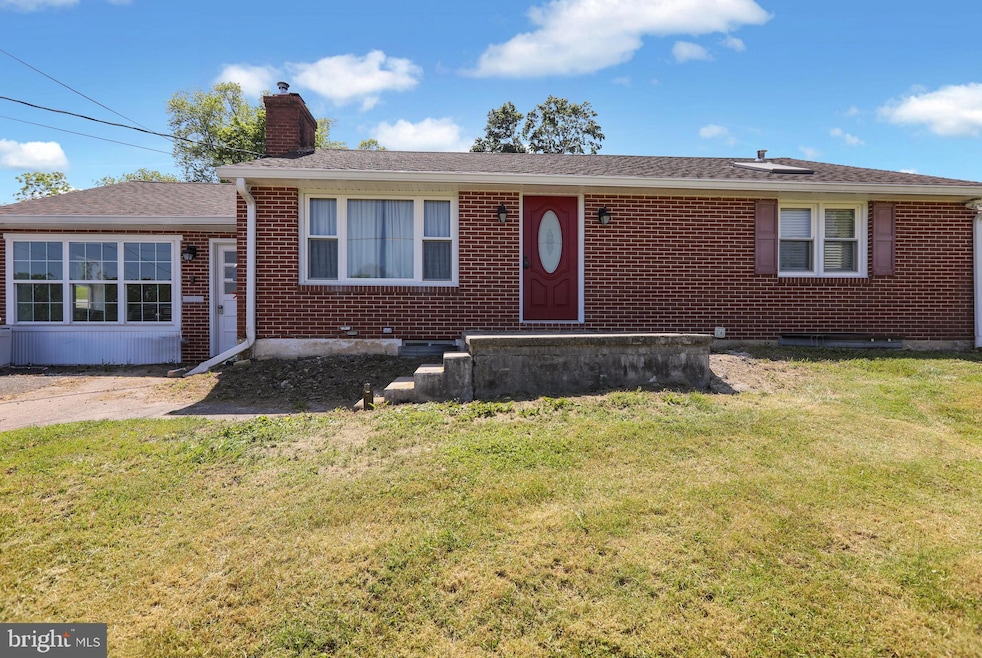 185 Sawmill Rd, Boyertown, PA 19512 - photo 1