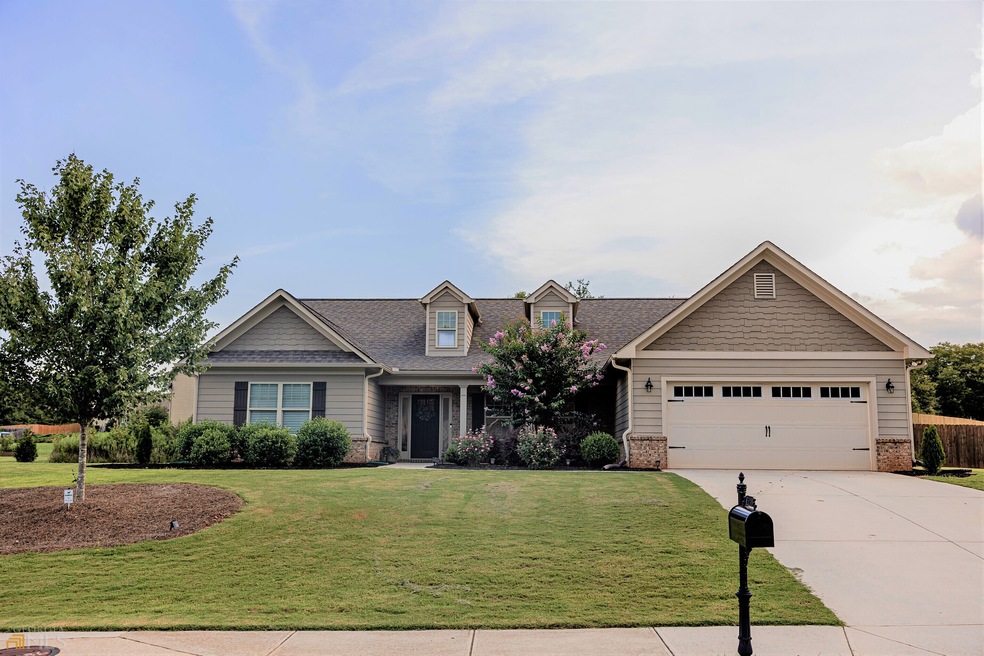 724 Katherine Dr, Jefferson, GA 30549 - photo 1