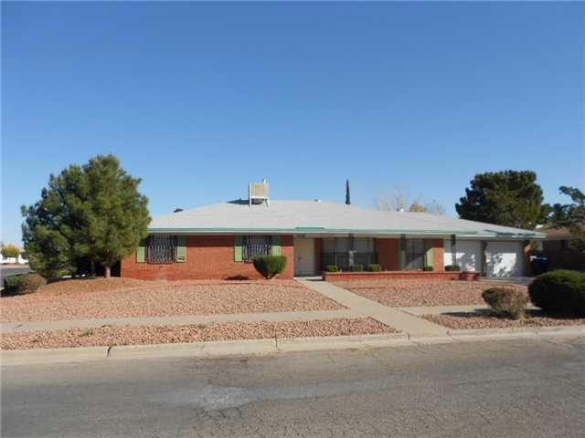 11101 Bill Hill Dr, El Paso, TX 79936 - photo 1