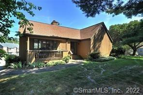 489 Commanche Ln unit B, Stratford, CT 06614 - photo 1