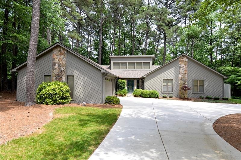 9985 Timberstone Rd, Alpharetta, GA 30022 - photo 1