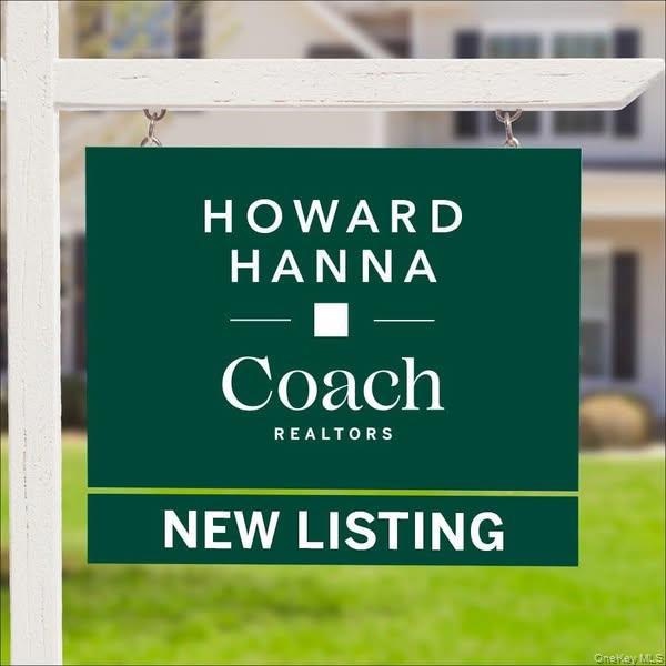 512 Narragansett Villas Dr, Lindenhurst, NY 11757 - photo 1