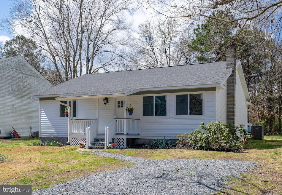 177 Meadow View Ln, Colonial Beach, VA 22443 - photo 1