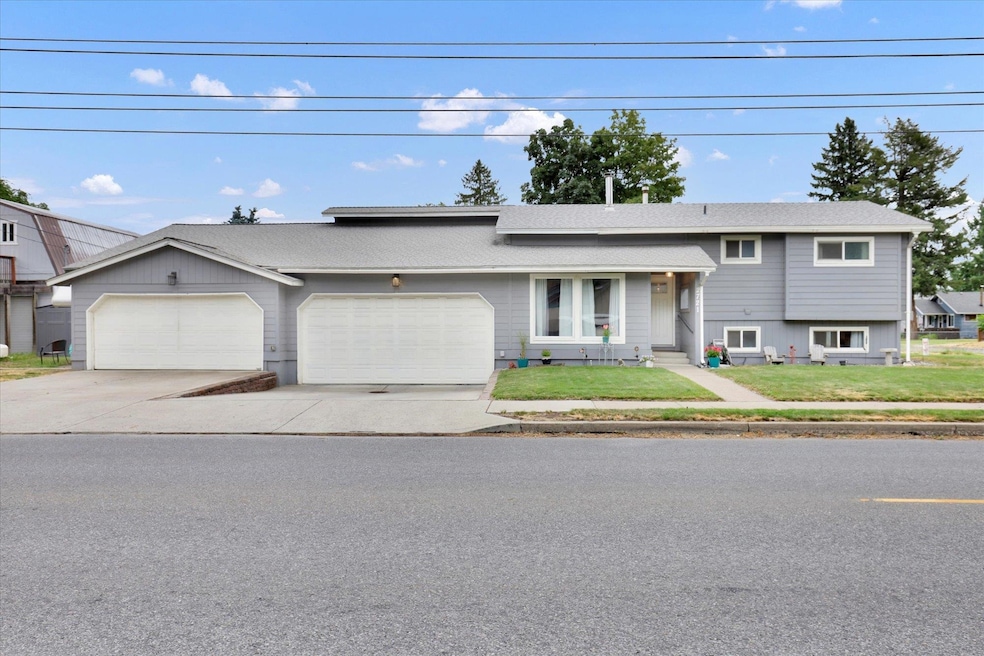 2721 S Freya St, Spokane, WA 99223 - photo 1
