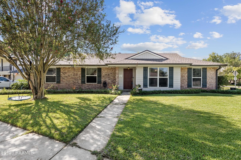 100 Duncan Cir-1