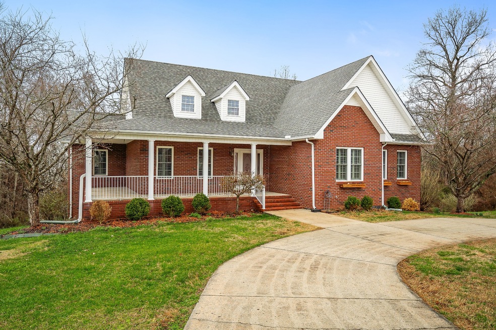 126 N Steeplechase Dr, McMinnville, TN 37110 - photo 1