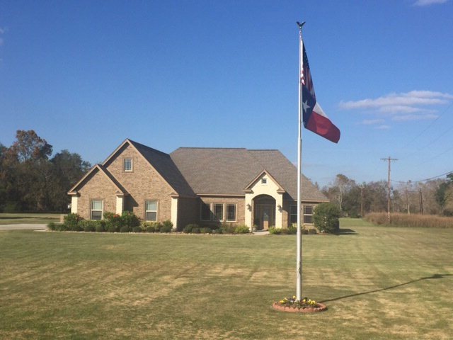 530 Timberline Dr, Bay City, TX 77414 - photo 1