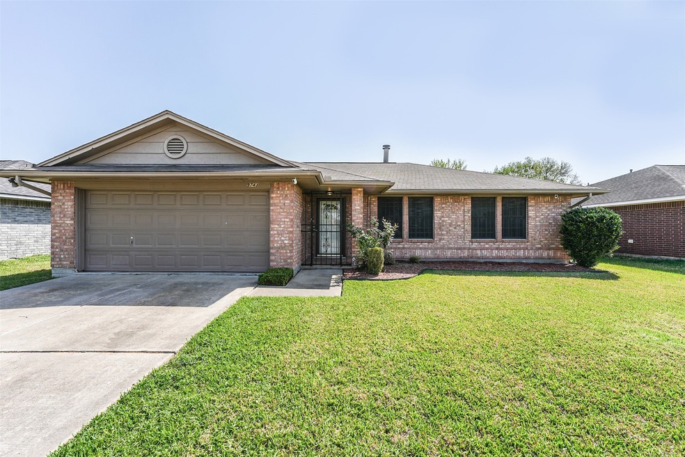 9743 Blackhawk Blvd, Houston, TX 77075 - photo 1