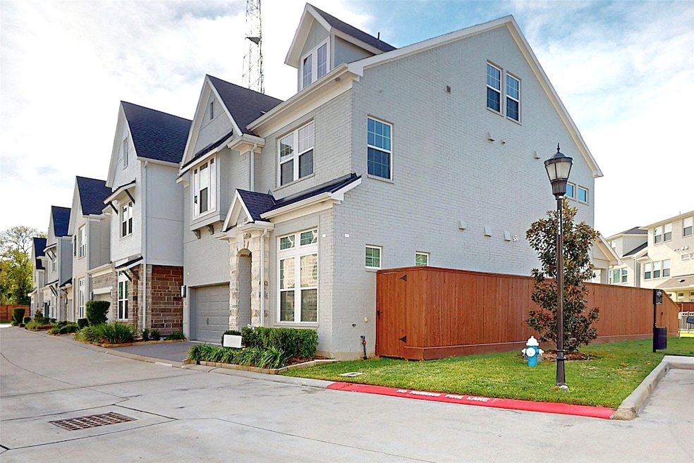 3113 Somerset Levens Ln, Houston, TX 77055 - photo 1