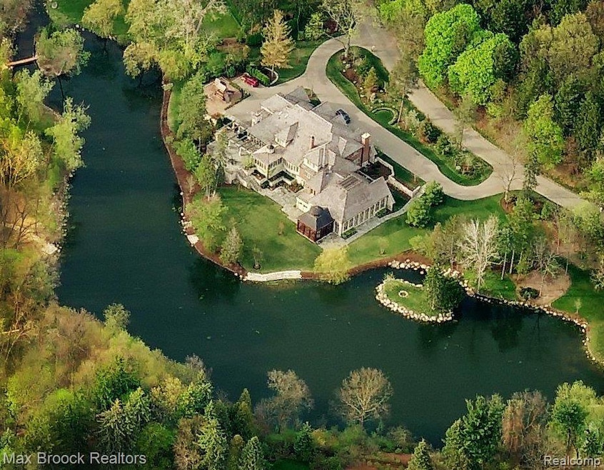 1055 Orchard Ridge Rd, Bloomfield Hills, MI 48304 - photo 1