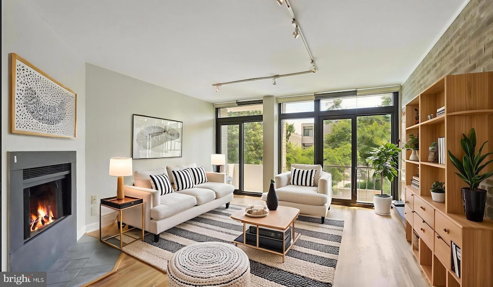 333 N St SW unit 333, Washington, DC 20024 - photo 1