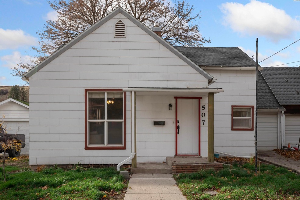 507 N Mill St, Colfax, WA 99111 - photo 1