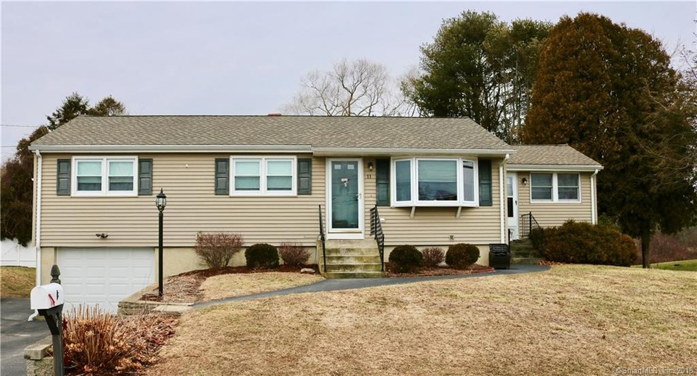 11 Marlin Dr, Pawcatuck, CT 06379 - photo 1