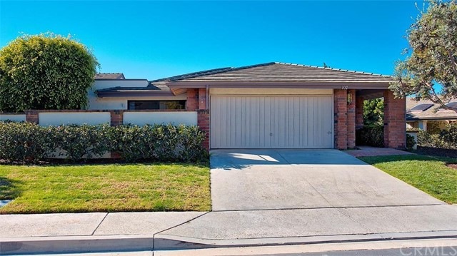 Welcome home to 107 Jasmine Creek