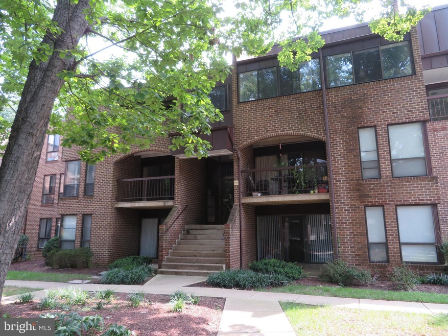 Chestnut Grove Condominiums unit 261, Reston, VA 20190 - photo 1