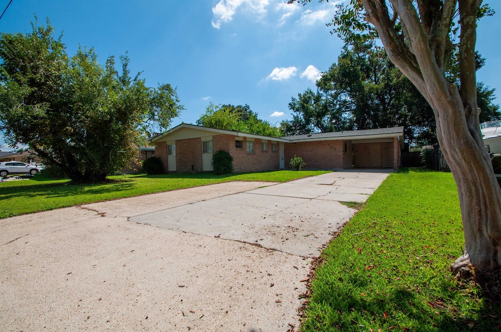 709 Roder St, Berwick, LA 70342 - photo 1