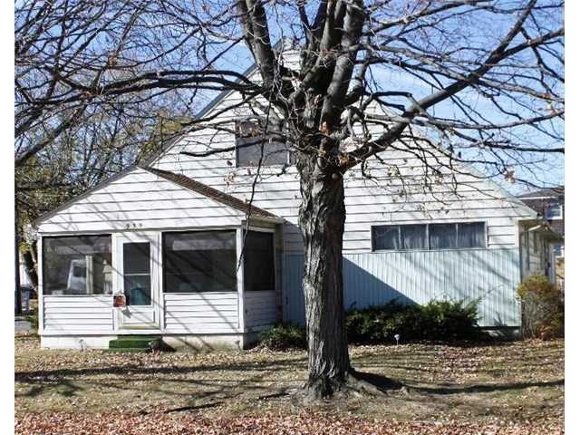 939 Chestershire Rd, Columbus, OH 43204 - photo 1