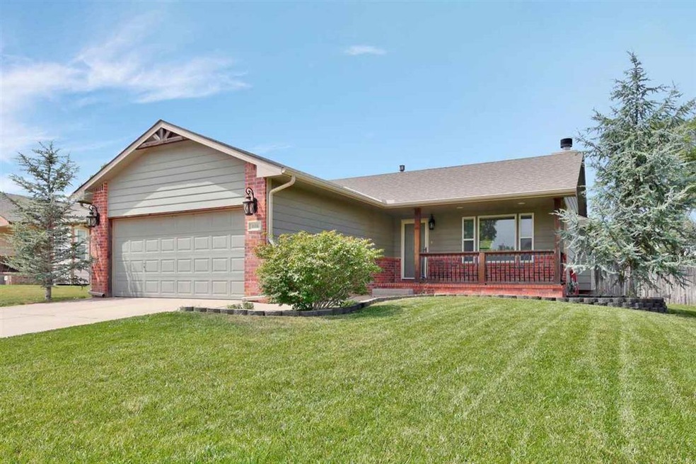 606 Plantation Rd, Maize, KS 67101 - photo 1