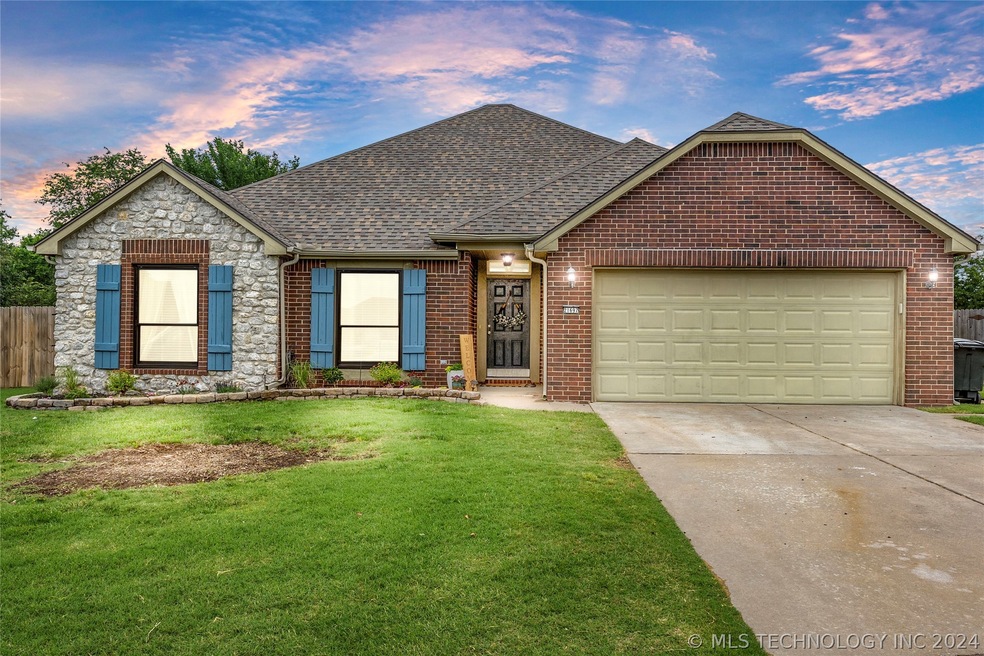 21697 E 39th St S, Broken Arrow, OK 74014 - photo 1