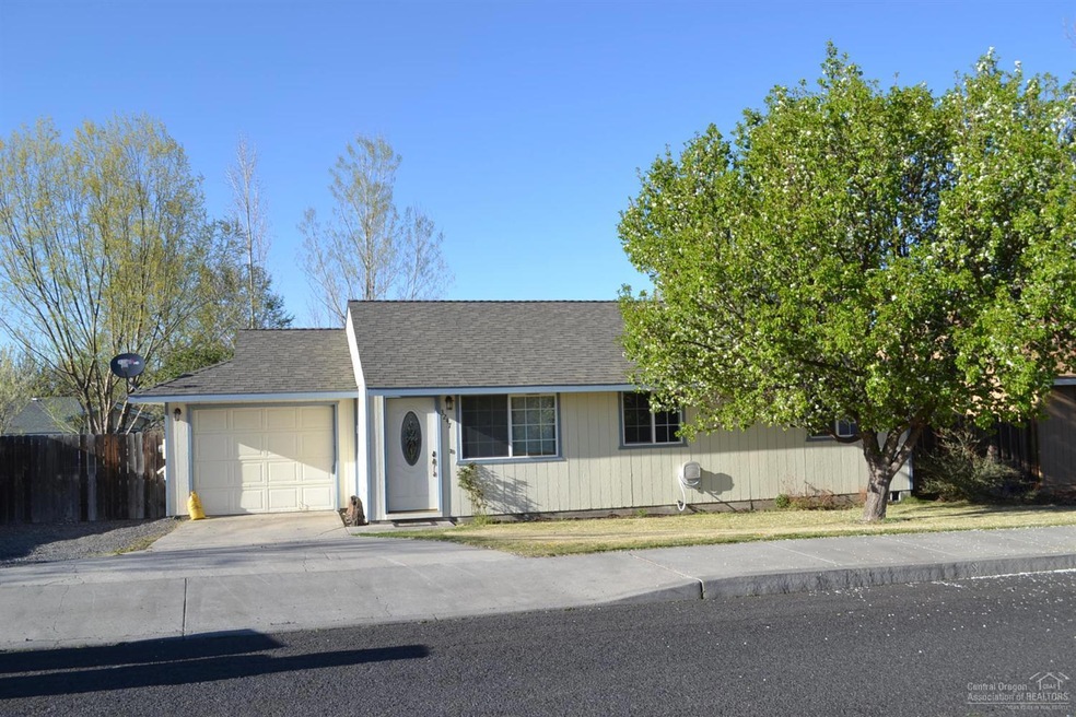 3247 SW Quartz Place, Redmond, OR 97756 - photo 1