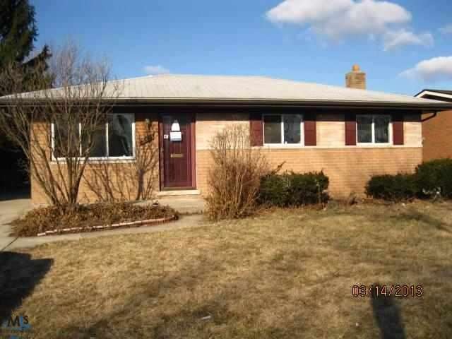 30631 J Carls St, Roseville, MI 48066 - photo 1