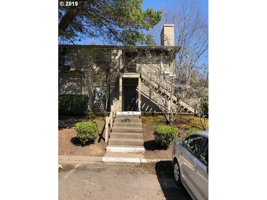 16 Crestfield Ct, Lake Oswego, OR 97035 - photo 1