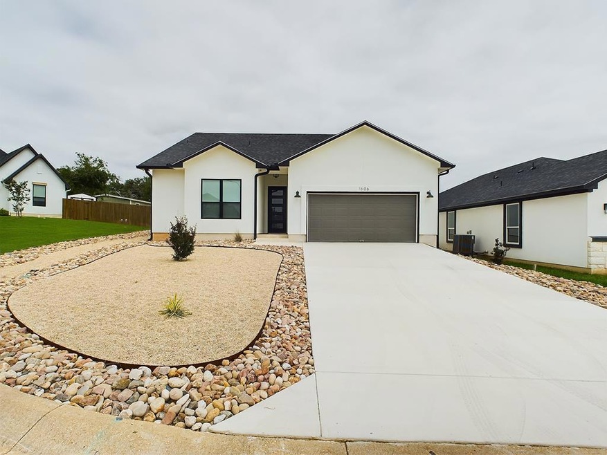 1606 Redwood Ct, Fredericksburg, TX 78624 - photo 1