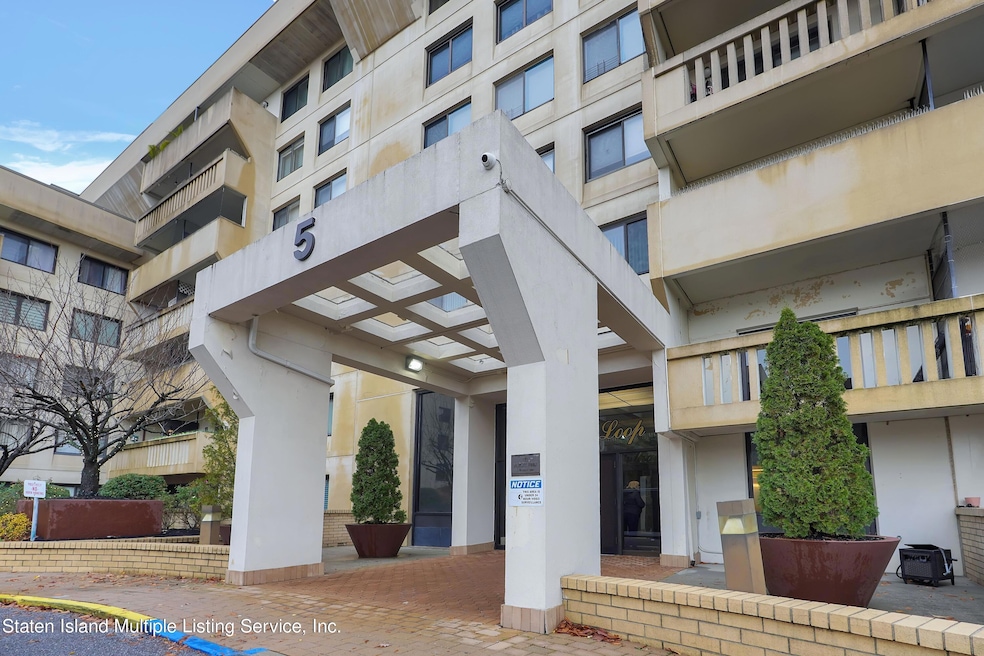 Elmwood Park Condominium II unit 2K, Staten Island, NY 10314 - photo 1