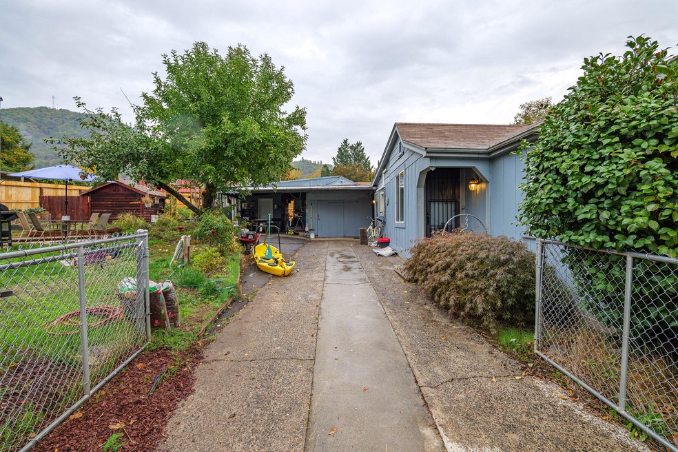723NE12thSt-001