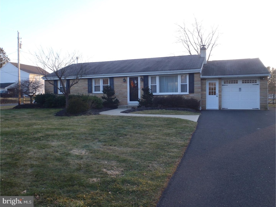 1232 Diamond St, Sellersville, PA 18960 - photo 1